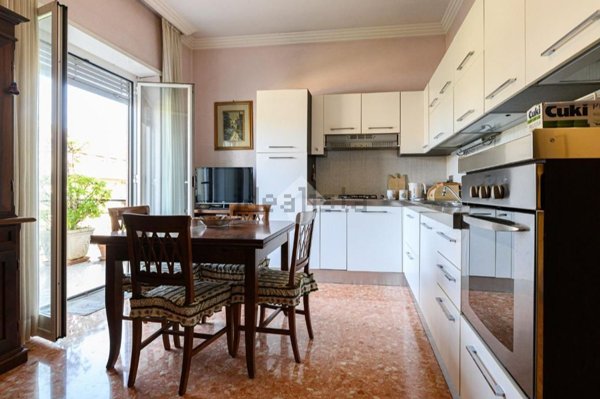 appartamento in vendita a Roma in zona Tuscolano