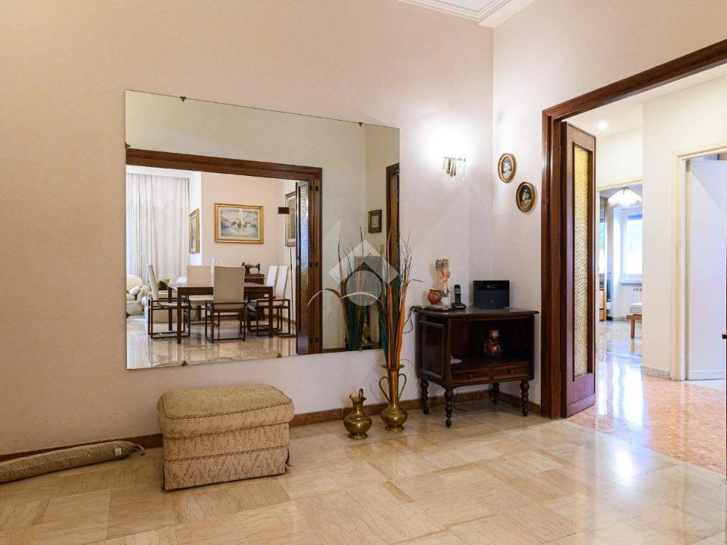 appartamento in vendita a Roma in zona Tuscolano