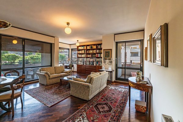 appartamento in vendita a Roma in zona EUR