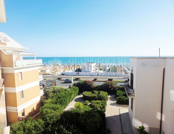 appartamento in vendita a Roma in zona Ostia