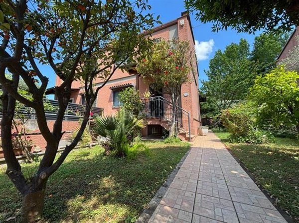 casa indipendente in vendita a Roma in zona Tre Pini - Poggio dei Fiori