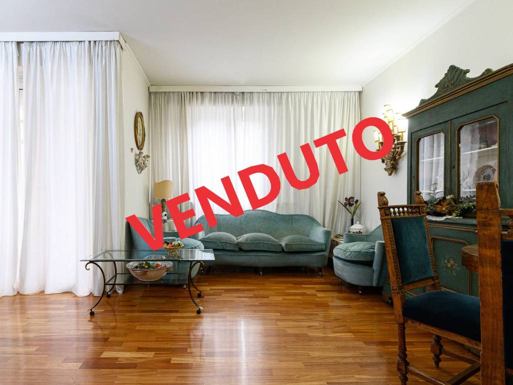 appartamento in vendita a Roma in zona Tor Cervara