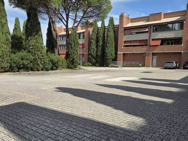 appartamento in vendita a Roma in zona Sette Bagni