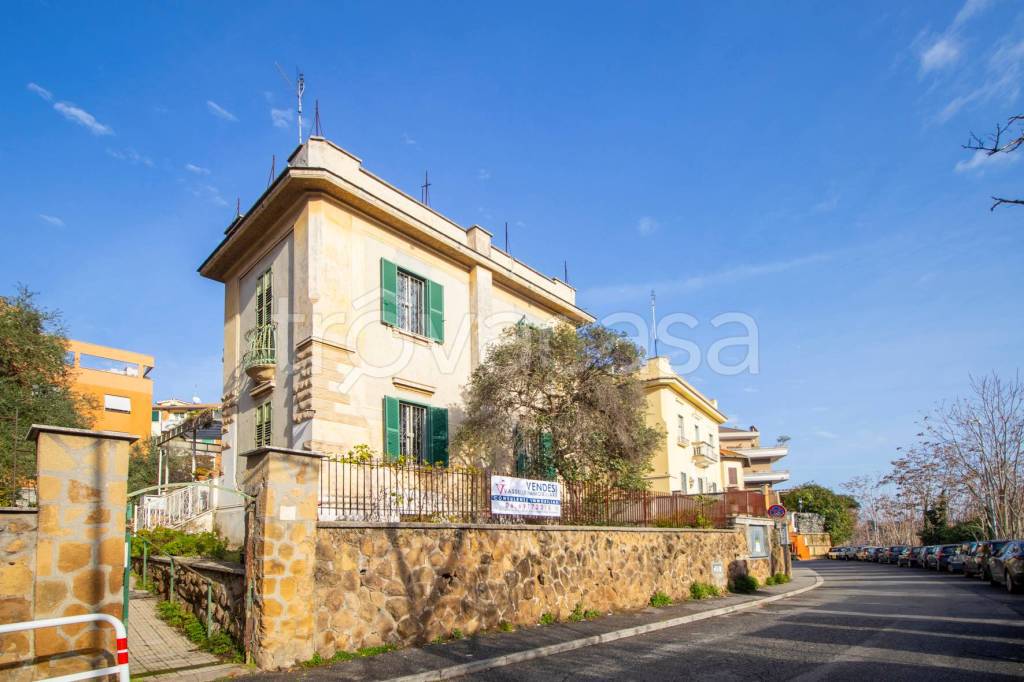 casa indipendente in vendita a Roma in zona Monte Sacro/Talenti