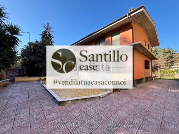 pentavano in vendita a Roma in zona Palmarola