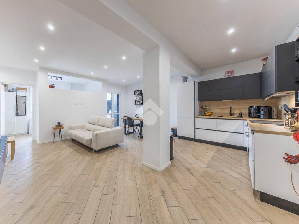 appartamento in vendita a Roma in zona Casal Morena