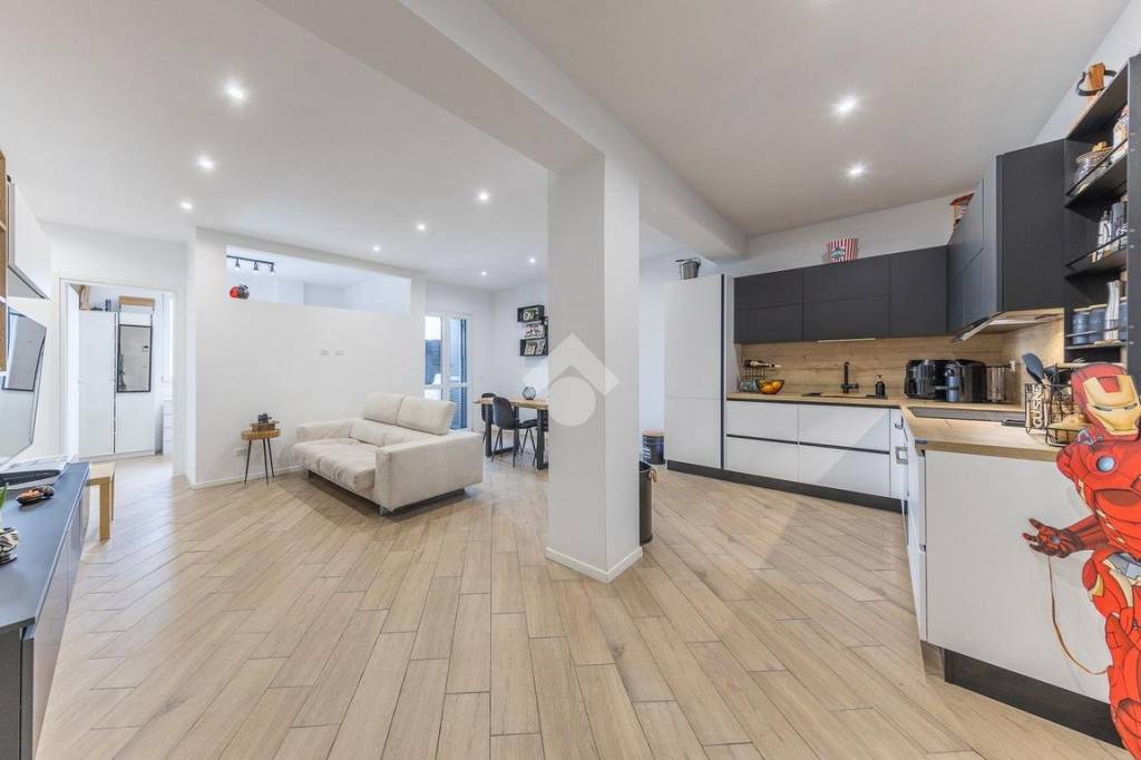 appartamento in vendita a Roma in zona Casal Morena