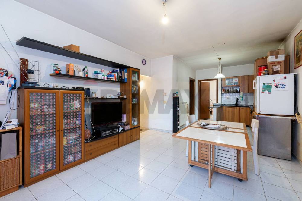 negozio in vendita a Roma in zona Acilia