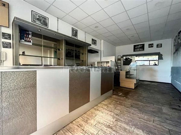 negozio in vendita a Roma in zona Monte Sacro/Talenti