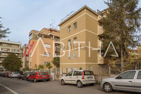 appartamento in vendita a Roma in zona Monte Sacro/Talenti