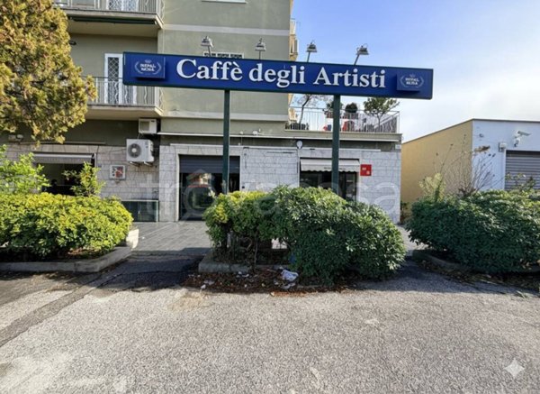 negozio in vendita a Roma in zona Ponte Mammolo