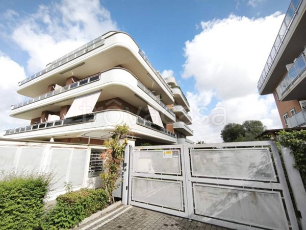 appartamento in vendita a Roma in zona Selva Candida