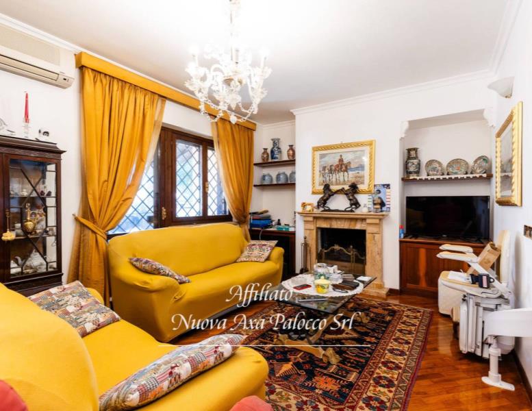casa indipendente in vendita a Roma in zona Axa