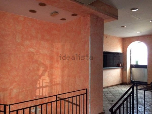 locale commerciale in vendita a Roma in zona Collatino