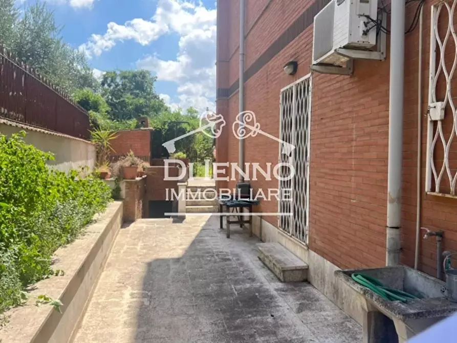 appartamento in vendita a Roma in zona Sette Bagni