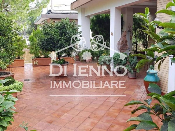 appartamento in vendita a Roma in zona Tor di Quinto