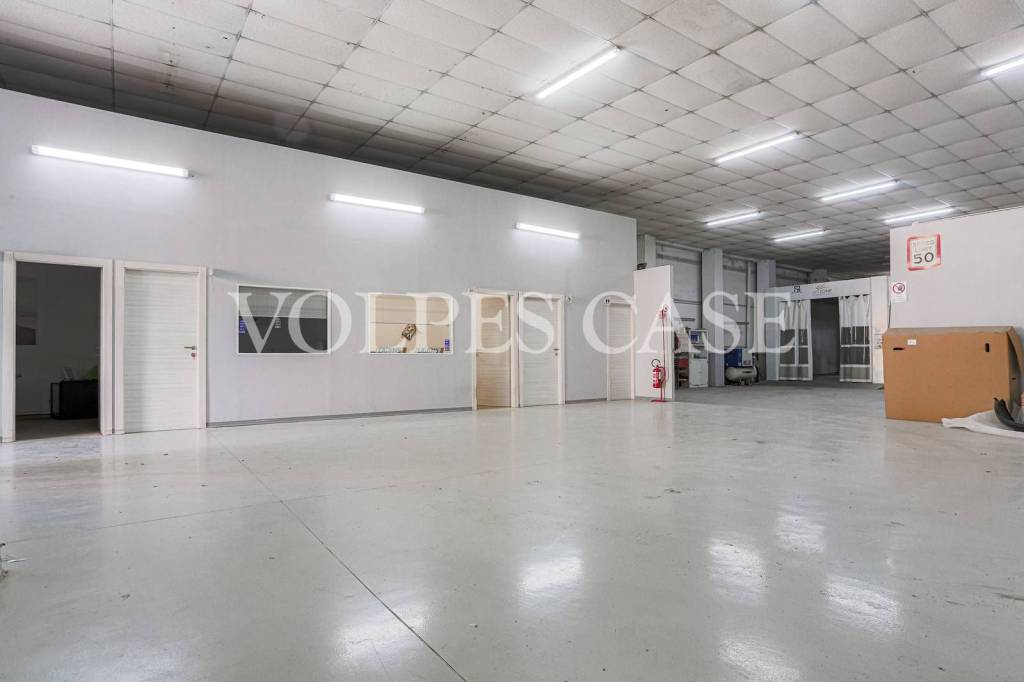 locale commerciale in vendita a Roma in zona Pietralata