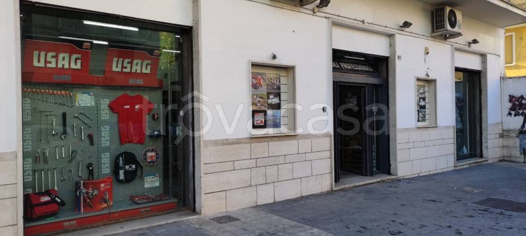 negozio in vendita a Roma in zona La Pisana