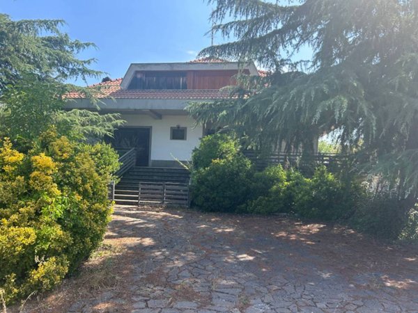 casa indipendente in vendita a Roma in zona Finocchio