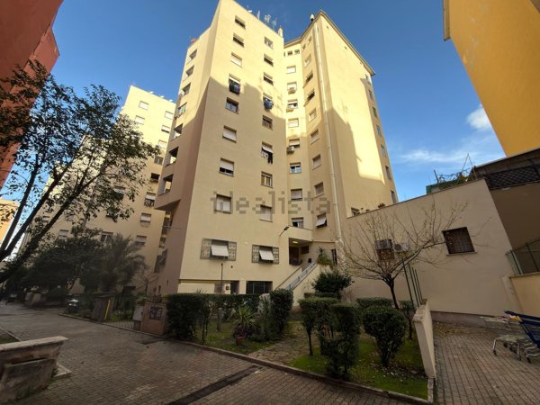 appartamento in vendita a Roma in zona Don Bosco