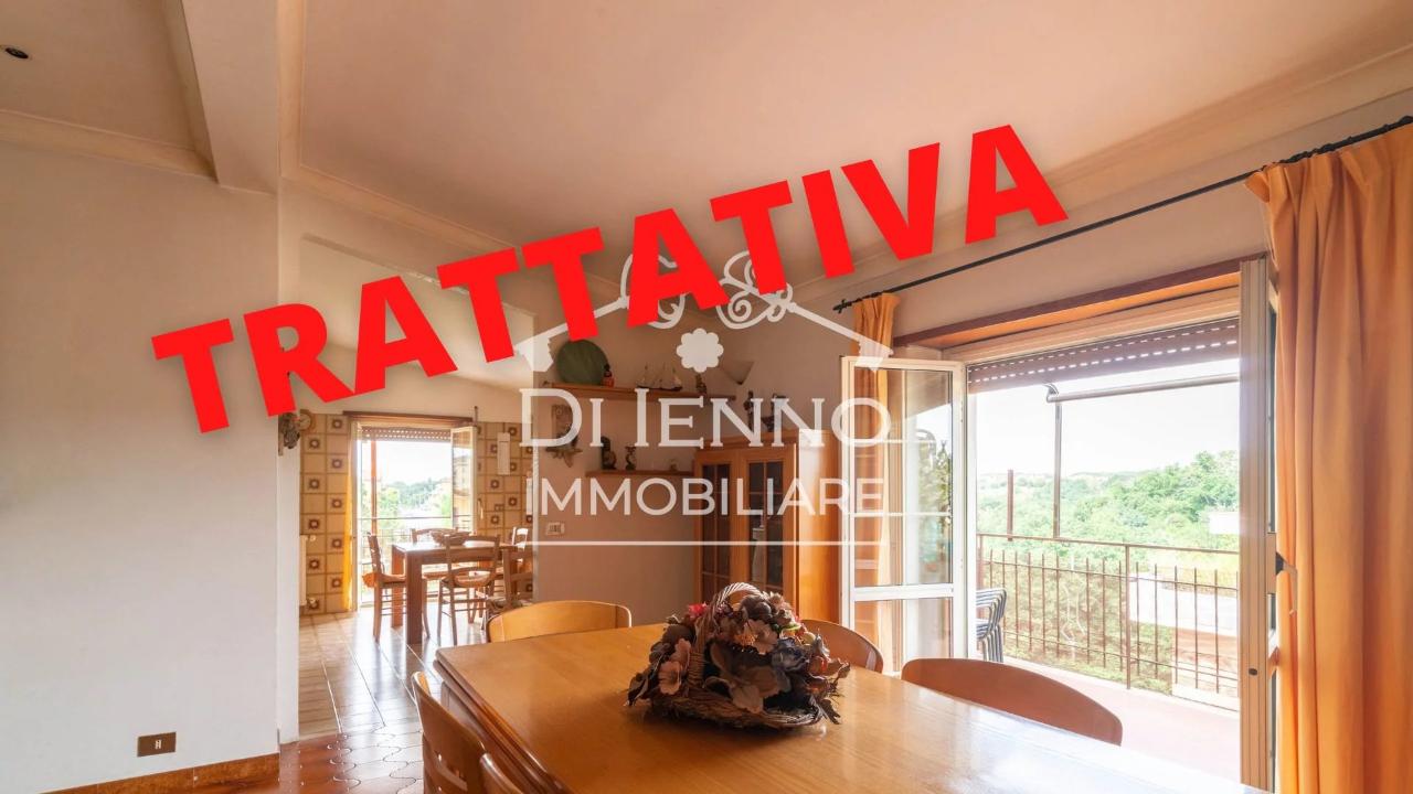 appartamento in vendita a Roma in zona Valle Muricana