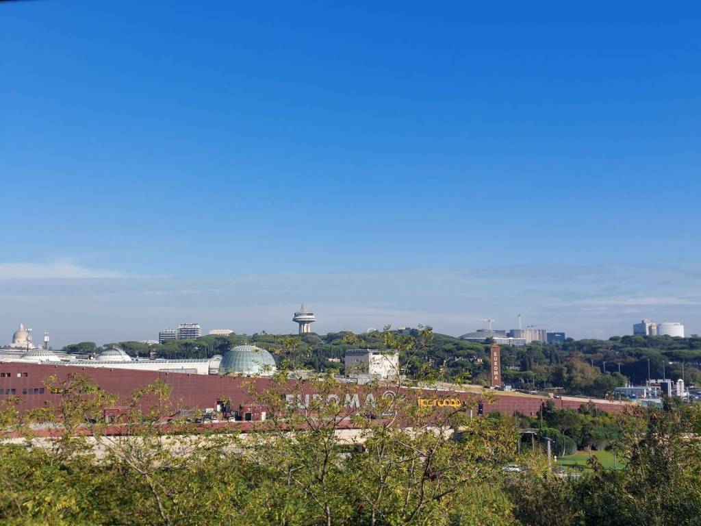 casa indipendente in vendita a Roma in zona Torrino