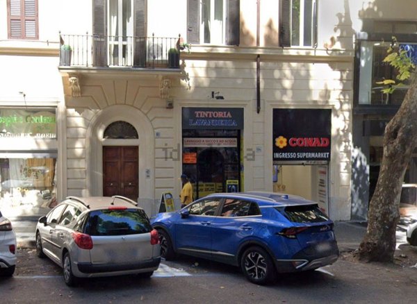 locale commerciale in vendita a Roma in zona Esquilino
