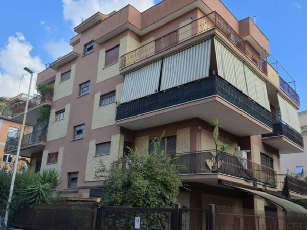 appartamento in vendita a Roma in zona Torre Maura