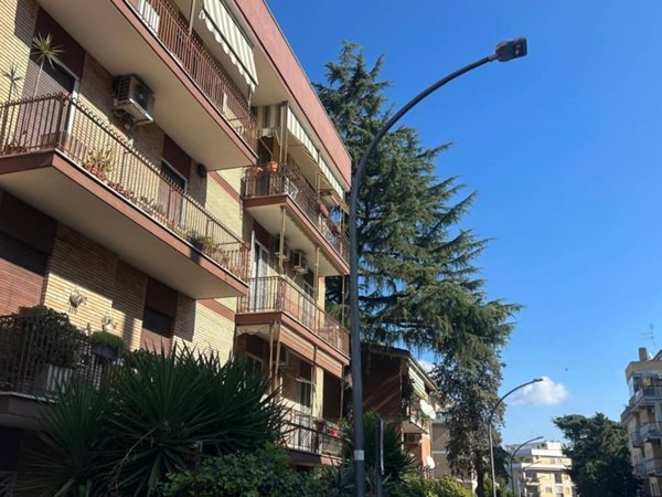 appartamento in vendita a Roma in zona Giuliano Dalmata