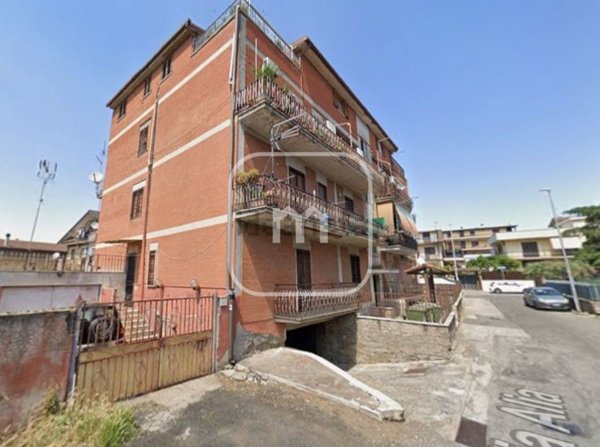 locale di sgombero in vendita a Roma in zona Finocchio