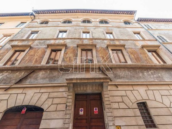 appartamento in vendita a Roma in zona Rione di Ponte