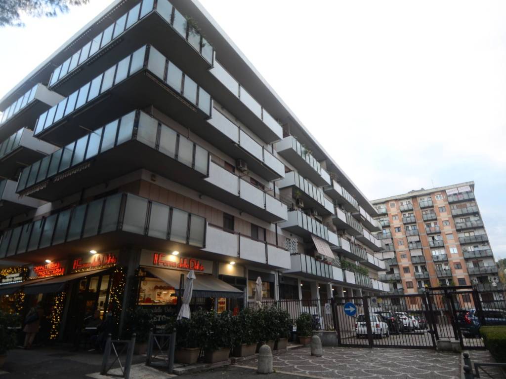 appartamento in vendita a Roma in zona Ardeatino