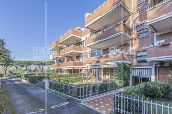 appartamento in vendita a Roma in zona Appio Claudio