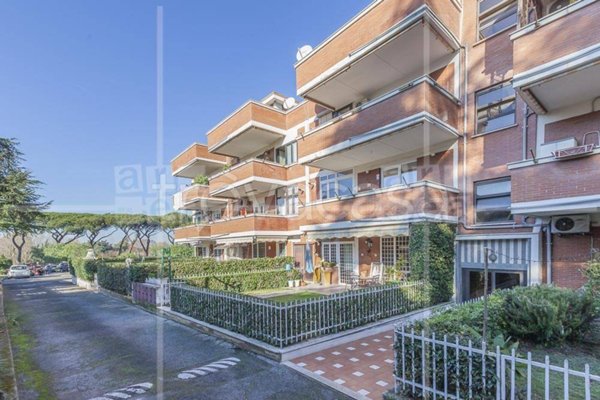 appartamento in vendita a Roma in zona Appio Claudio