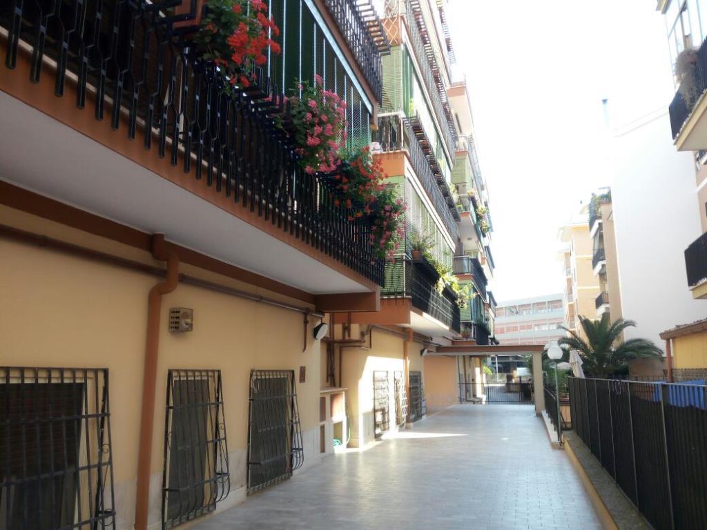 appartamento in vendita a Roma in zona Appio Claudio