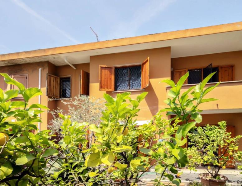 casa indipendente in vendita a Roma