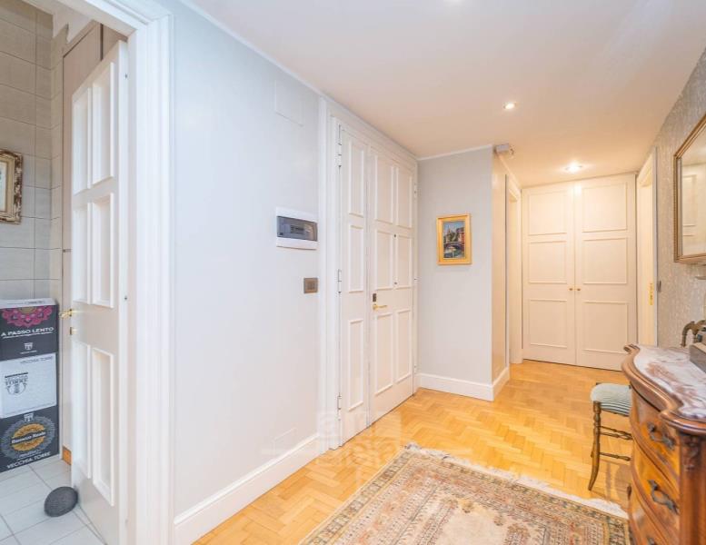 appartamento in vendita a Roma in zona EUR