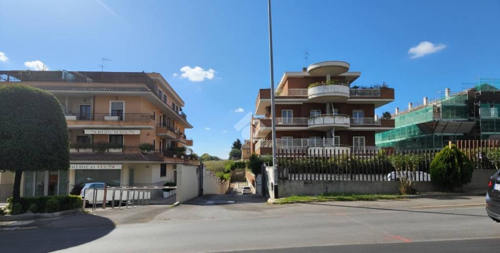 ufficio in vendita a Roma in zona Tor di Quinto