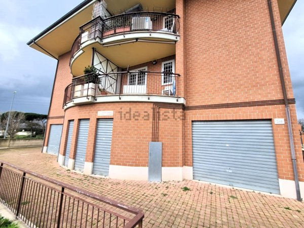 locale commerciale in vendita a Roma in zona Esquilino