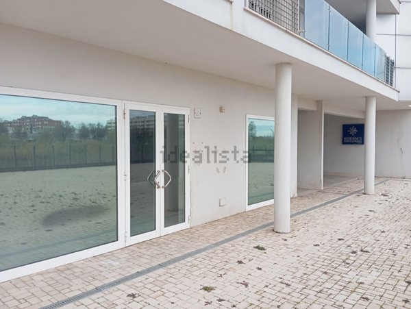 ufficio in vendita a Roma in zona Ostia