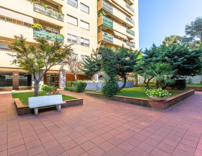 appartamento in vendita a Roma in zona EUR