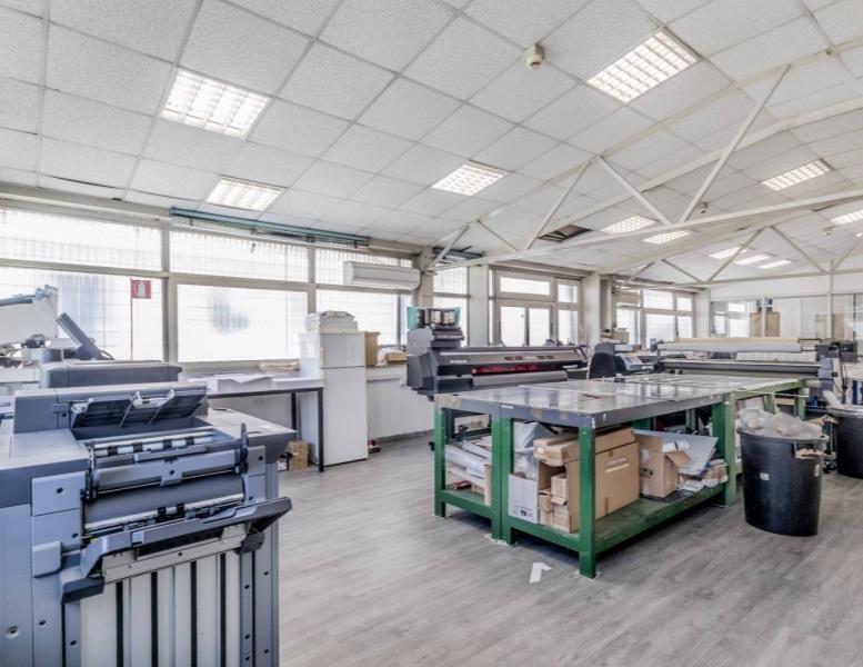 locale commerciale in vendita a Roma in zona Massimina/Casal Lumbroso