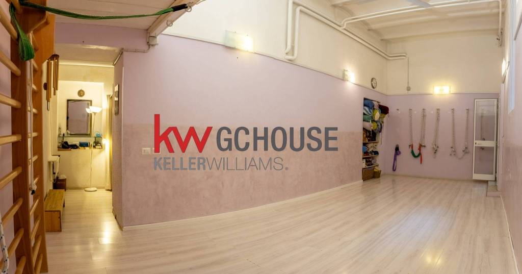 locale commerciale in vendita a Roma in zona Esquilino