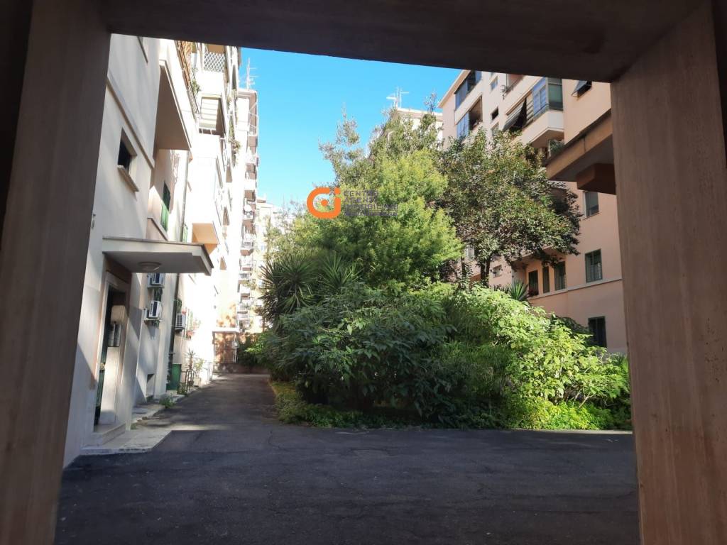 appartamento in vendita a Roma in zona Ostiense