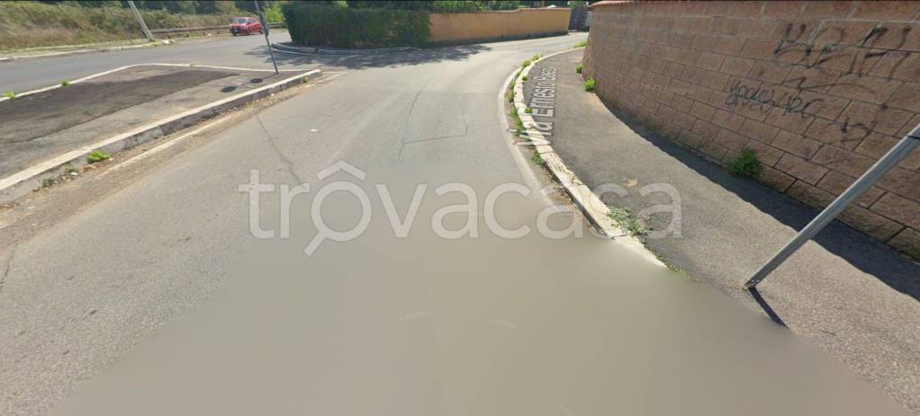 ufficio in vendita a Roma in zona Infernetto