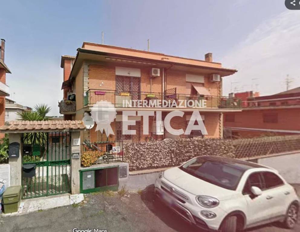 appartamento in vendita a Roma in zona Colle Prenestino