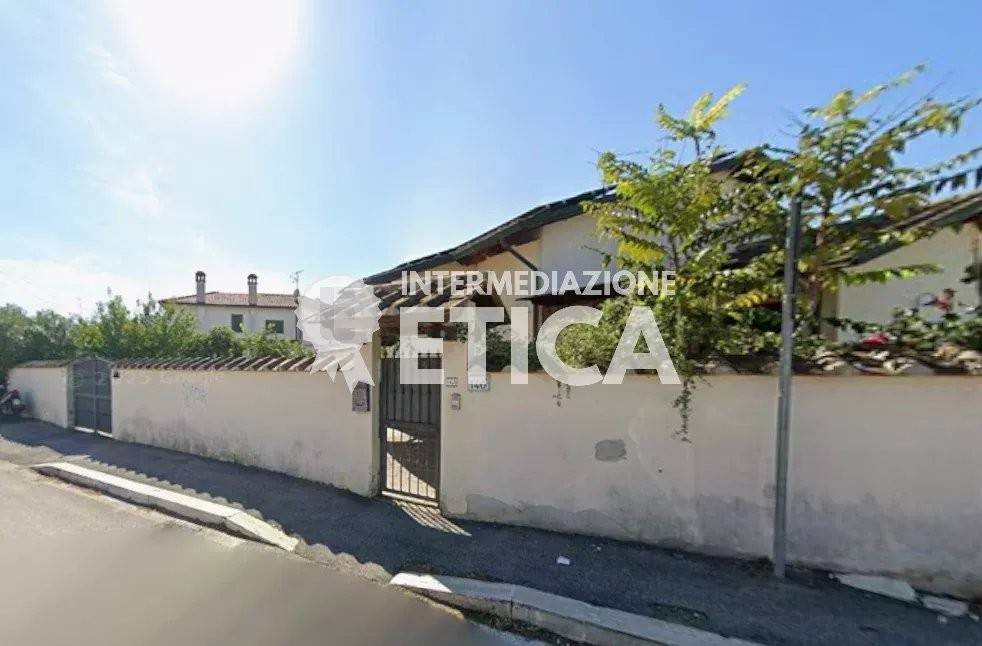 casa indipendente in vendita a Roma in zona Infernetto