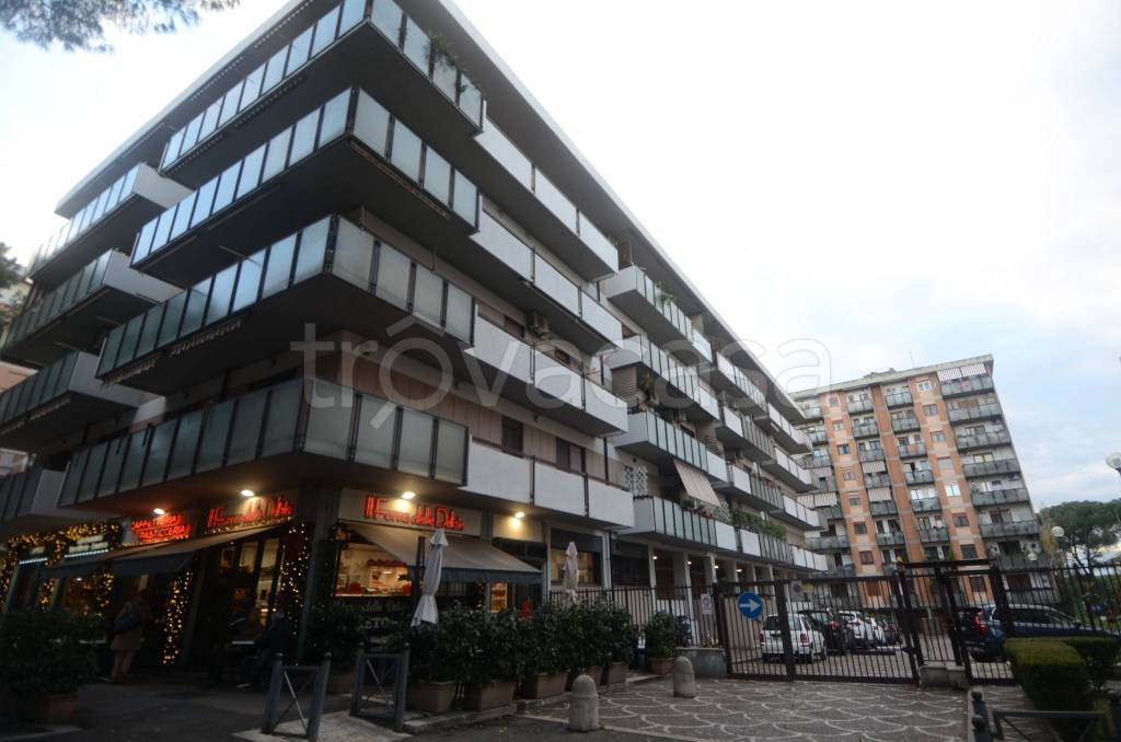 appartamento in vendita a Roma in zona Ardeatino
