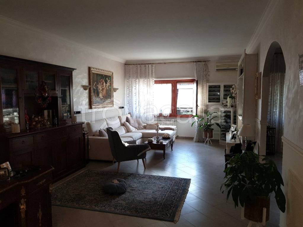 appartamento in vendita a Roma in zona Ostia