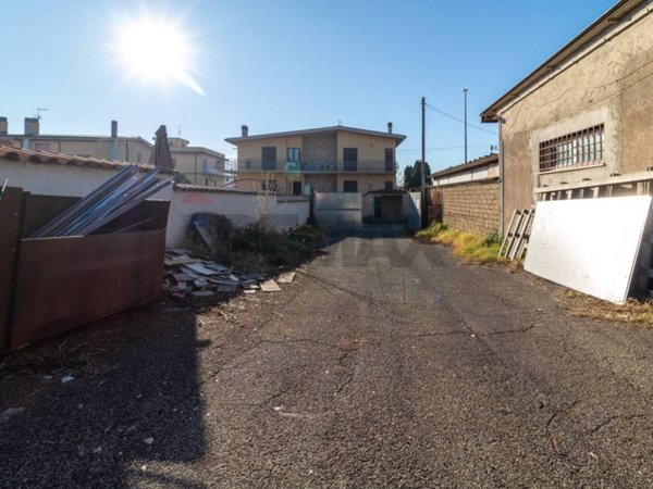 ufficio in vendita a Roma in zona Ponte di Nona